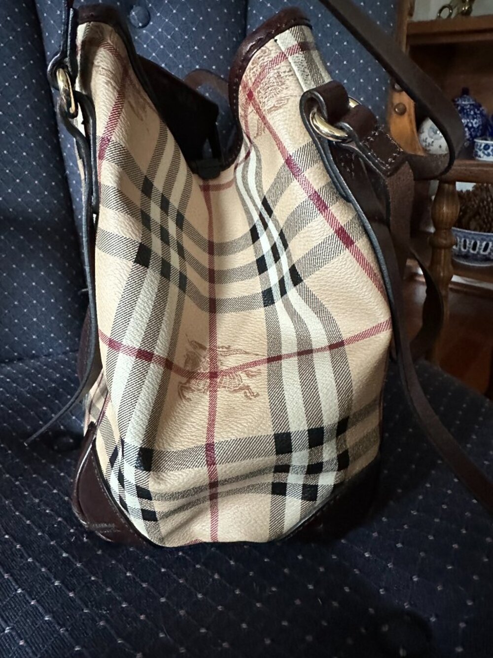 Authentic Burberry Haymarket Check Shoulder Bag - Picture 4 of 11